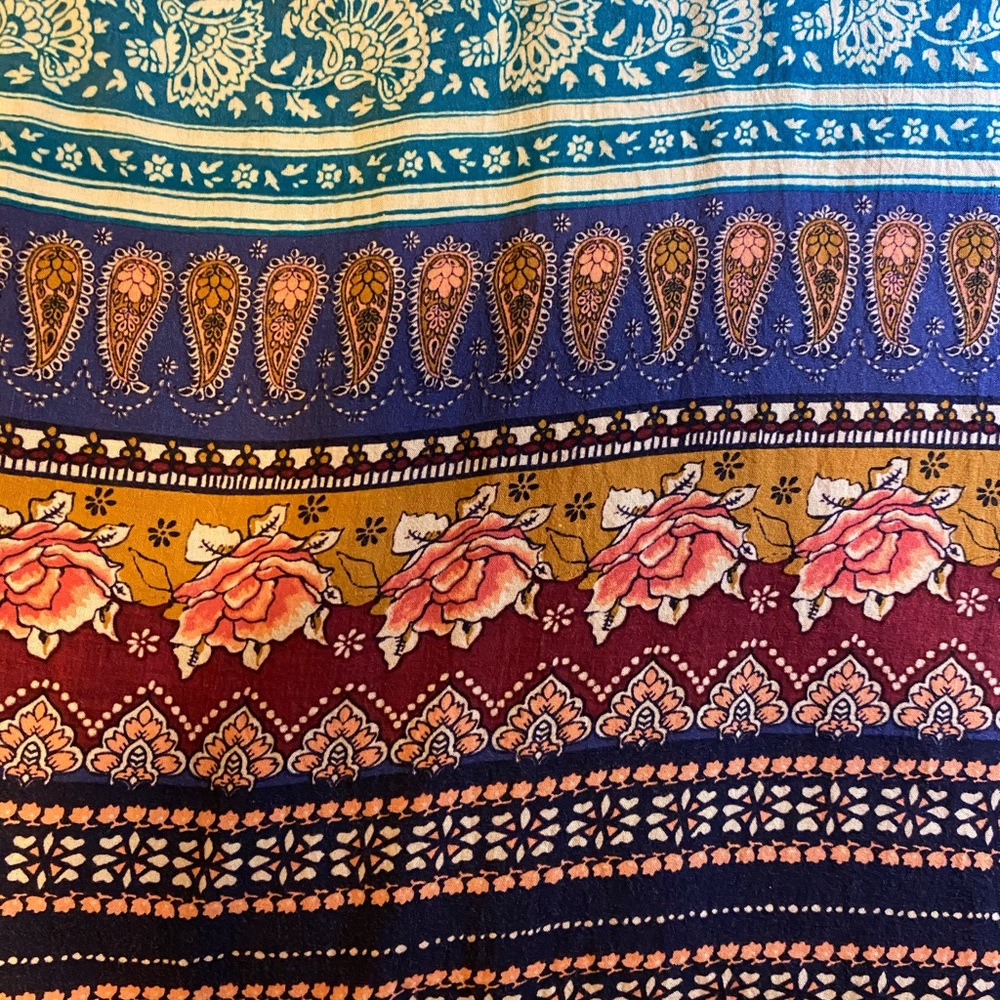 Unique patterned tunic - Picture 3 of 8